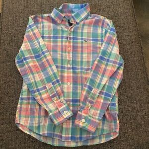 EUC Vineyard Vines button top